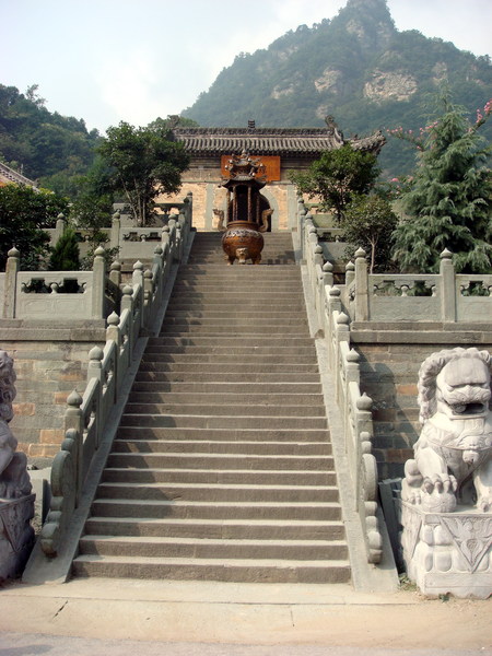 Image: /media/?path=/trips/2007-08-13 China/2007-08-20_Wudang/20070820-090914-0-Rob.jpg